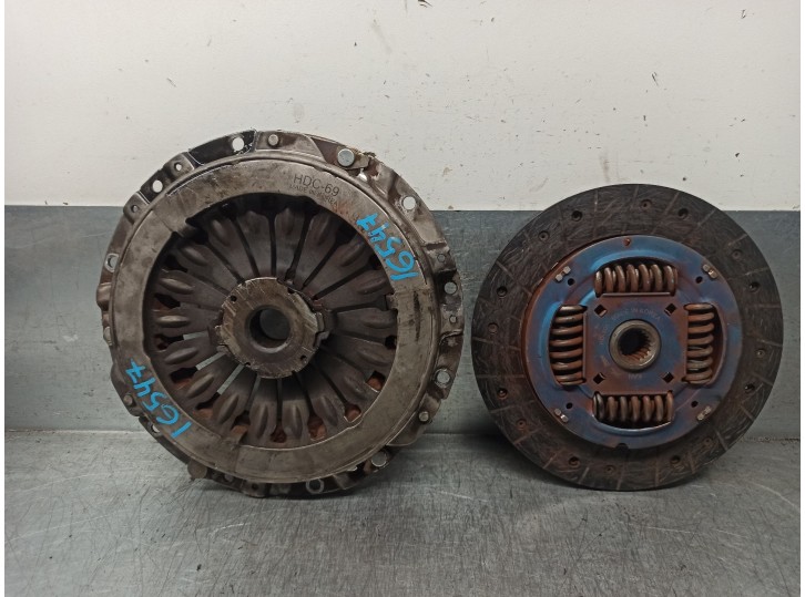 Recambio de kit embrague para kia carens 2.0 turbodiesel cat referencia OEM IAM 4130039150 HDC69 VALEO
