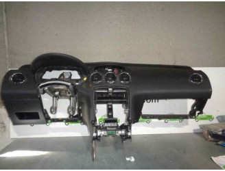 Recambio de salpicadero para peugeot 308 sport referencia OEM IAM 8231GZ  