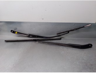 Recambio de brazo limpia delantero derecho para hyundai i30 fastback 2.0 tgdi cat referencia OEM IAM 98311G3000  