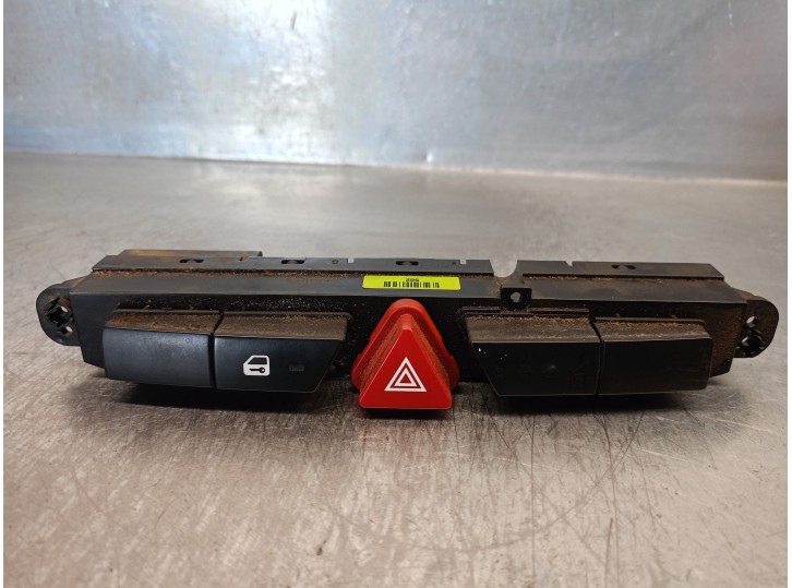 Recambio de warning para kia cee´d 1.6 crdi cat referencia OEM IAM 937001H000  