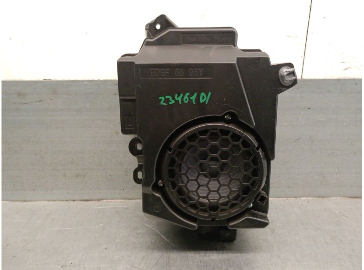 Recambio de altavoz/altavoces para mazda 3 hatchback (bp) 2.0 skyactiv-g m hybrid referencia OEM IAM BDGF6696Y 