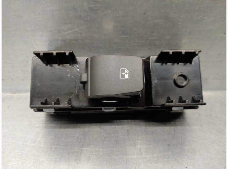 Replacement rear right window switch for Hyundai i30 Fastback 2.0 TGDI cat OEM IAM reference 93581G3010 8 PINS 5 DOOR