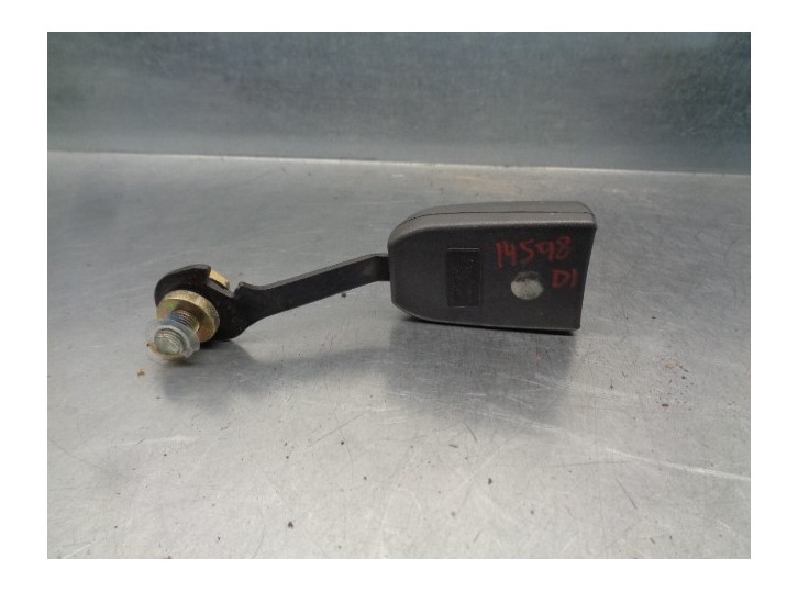 Recambio de enganche cinturon para lancia lancia y 1.2 cat referencia OEM IAM 10438580  DEL IZQ.