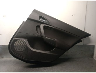Recambio de guarnecido puerta trasera derecha para opel insignia a sports tourer (g09) 2.0 cdti (35) referencia OEM IAM 13327700
