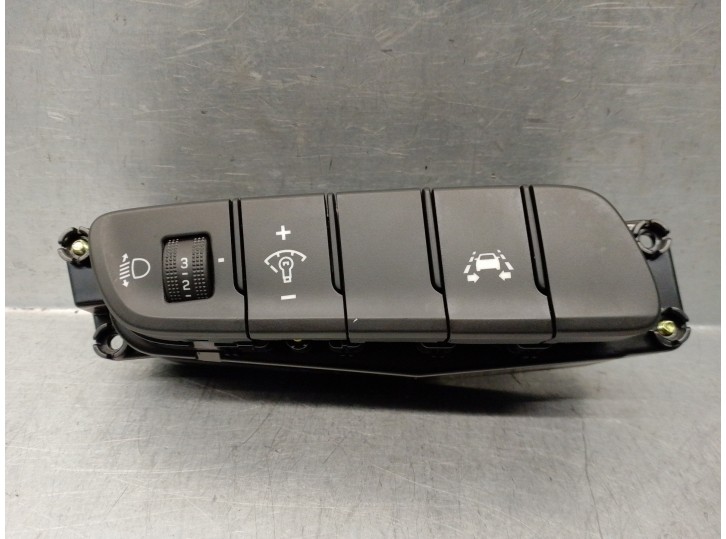 Recambio de botones salpicadero para hyundai i30 fastback 2.0 tgdi cat referencia OEM IAM 93701S0040TRY 16 PINES 