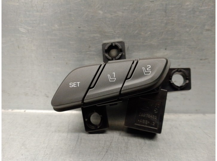 Recambio de mando multifuncion para hyundai i30 fastback 2.0 tgdi cat referencia OEM IAM 93250G3000PMP 