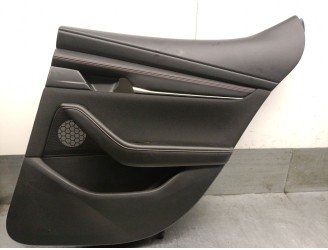 Recambio de guarnecido puerta trasera derecha para mazda 3 hatchback (bp) 2.0 skyactiv-g m hybrid referencia OEM IAM BCJH6853Z  