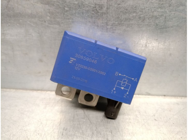 Replacement relay for Volvo V60 I (155) 1.6 Drive OEM IAM reference 30659046 