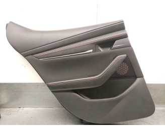 Recambio de guarnecido puerta trasera izquierda para mazda 3 hatchback (bp) 2.0 skyactiv-g m hybrid referencia OEM IAM BCJH6856Z