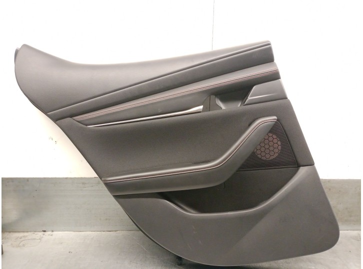 Recambio de guarnecido puerta trasera izquierda para mazda 3 hatchback (bp) 2.0 skyactiv-g m hybrid referencia OEM IAM BCJH6856Z