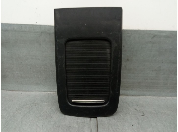 Recambio de consola para bmw 3 coupé (e92) 320 d referencia OEM IAM 5116696094  58450713