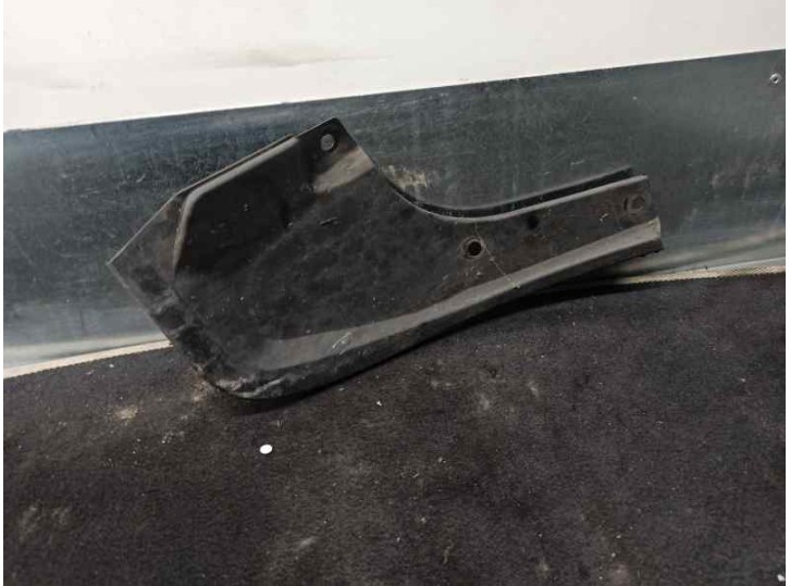 Recambio de faldon trasero para toyota prius (nhw20) 1.5 cat referencia OEM IAM 5259247010 IZQUIERDO 