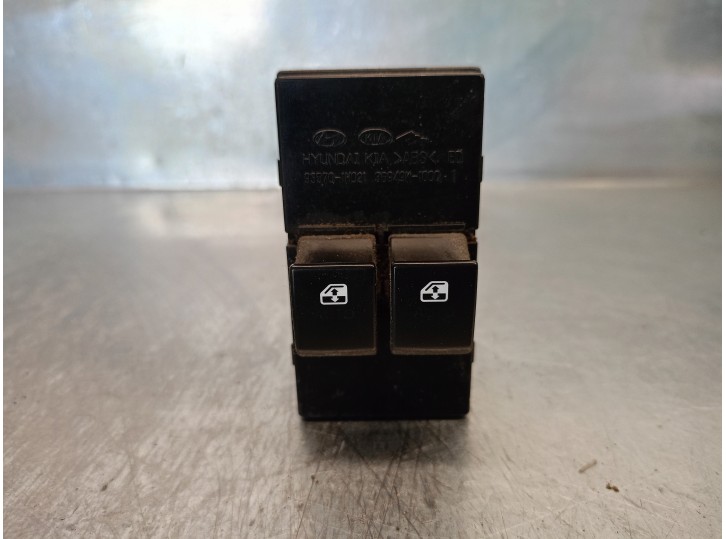 Recambio de mando elevalunas delantero izquierdo para kia cee´d 1.6 crdi cat referencia OEM IAM 935701H021 