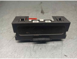 Recambio de pantalla multifuncion para renault megane ii classic berlina 1.5 dci diesel cat referencia OEM IAM 8200107839B 21667