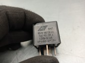 Relay replacement part for Seat Ibiza (6L1) 1.9 TDI OEM IAM reference 7M0951253A 