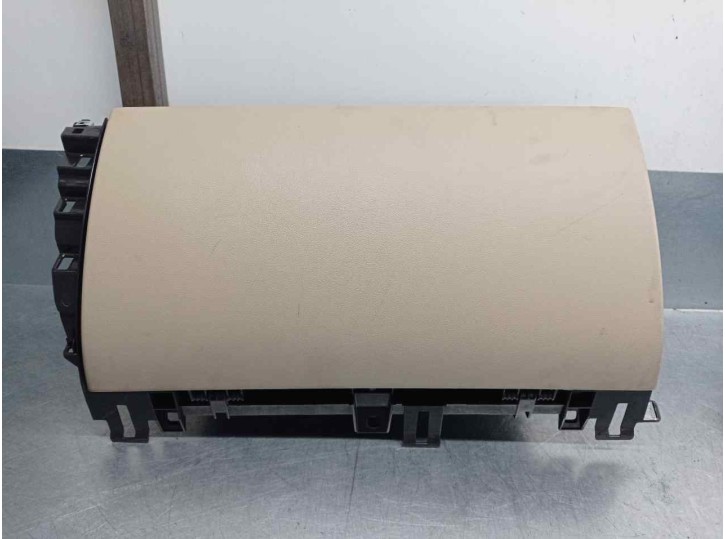 Recambio de guantera para jaguar xf 2.2 diesel cat referencia OEM IAM 723676110101  