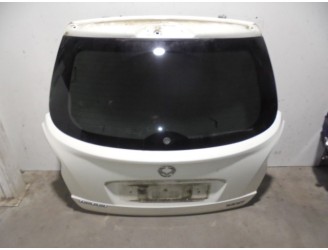 Recambio de porton trasero para ssangyong korando 2.0 td cat referencia OEM IAM 6401134113 BLANCO 5 PUERTAS