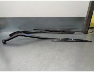 Recambio de brazo limpia delantero derecho para ssangyong korando 2.0 td cat referencia OEM IAM 7831134000 7832134000 