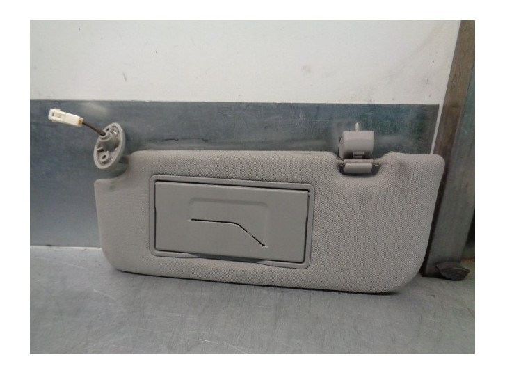 Recambio de parasol izquierdo para ssangyong korando 2.0 td cat referencia OEM IAM 7614034111ACE 