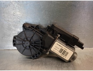 Recambio de motor elevalunas delantero derecho para kia cee´d 1.6 crdi cat referencia OEM IAM 402184A 6 PINES 3 PUERTAS