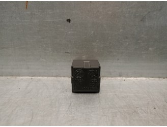 Relay replacement part for Alfa Romeo Spider (163) 1.8 16V CAT OEM IAM reference 46520429 
