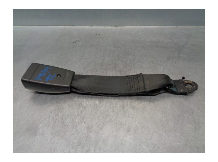 Recambio de enganche cinturon para ssangyong korando 2.0 td cat referencia OEM IAM 7565034000LBA  