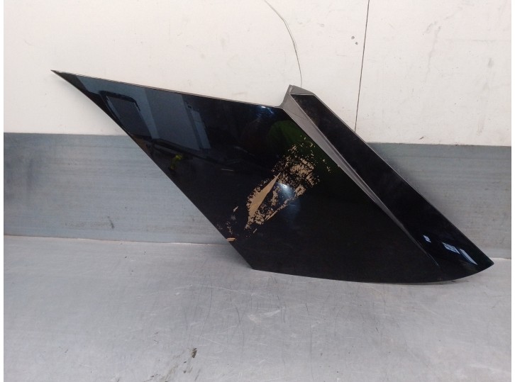 Recambio de molduras traseras para land rover range rover velar 2.0 diesel cat referencia OEM IAM J8A229149A  