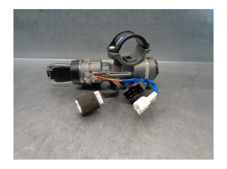 Recambio de conmutador de arranque para ssangyong korando 2.0 td cat referencia OEM IAM 8697034001  
