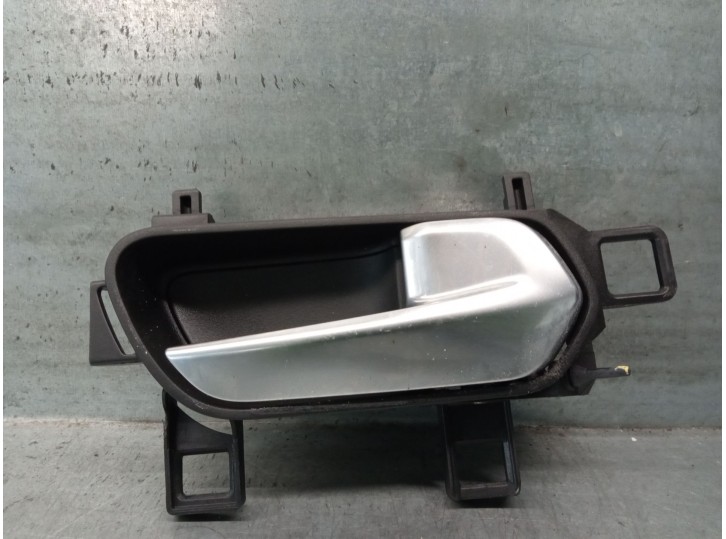 Recambio de maneta interior delantera derecha para nissan juke (f16_) 1.0 referencia OEM IAM 806705FA6A 806706PA1A P1006340