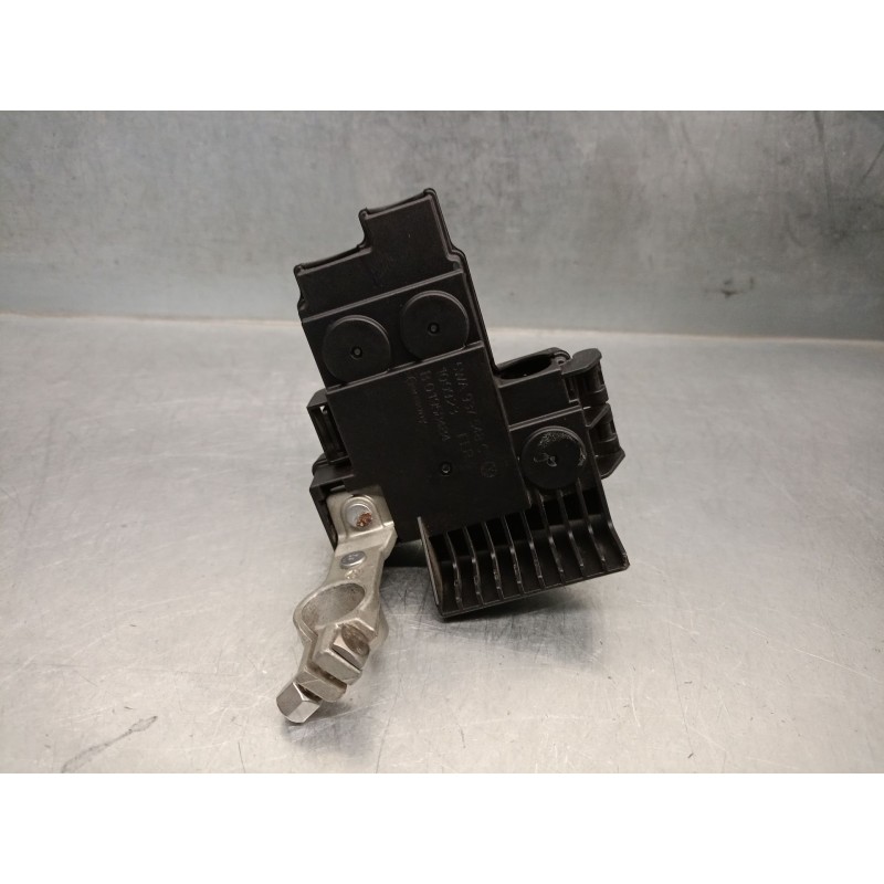 Recambio de caja reles / fusibles para audi a3 sportback (8ya, 8yf) 35 tfsi referencia OEM IAM 5WA937548C  B01958484