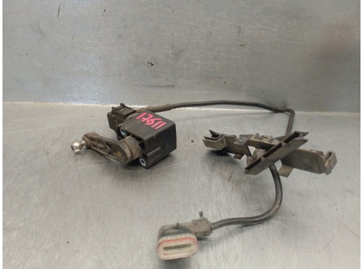 Recambio de motor regulacion faros para mercedes-benz clase c (w203) berlina 32 amg (203.065) referencia OEM IAM A0105427717 A01