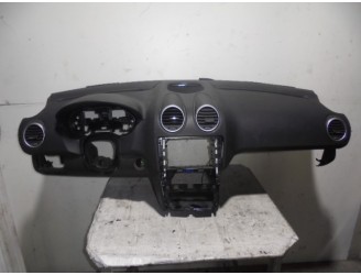 Recambio de salpicadero para mercedes-benz clase m (w164) 3.0 cdi cat referencia OEM IAM A16468040879D84 NEGRO 
