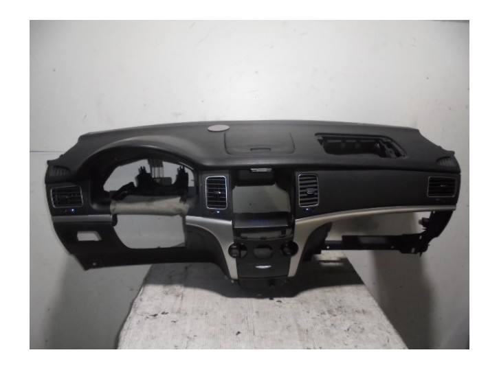 Recambio de salpicadero para ssangyong korando 2.0 td cat referencia OEM IAM  NEGRO 