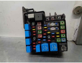 Recambio de caja reles / fusibles para kia cee´d 1.6 cat referencia OEM IAM 919501H020 