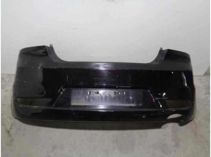 Recambio de paragolpes trasero para kia cee´d 1.6 cat referencia OEM IAM NEGRO 3 PUERTAS