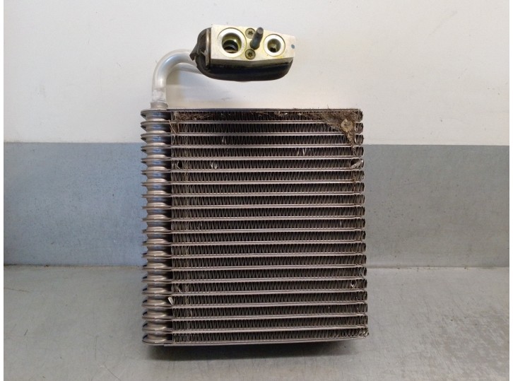 Recambio de evaporador aire acondicionado para chevrolet hhr 2.4 16v referencia OEM IAM 10393237  