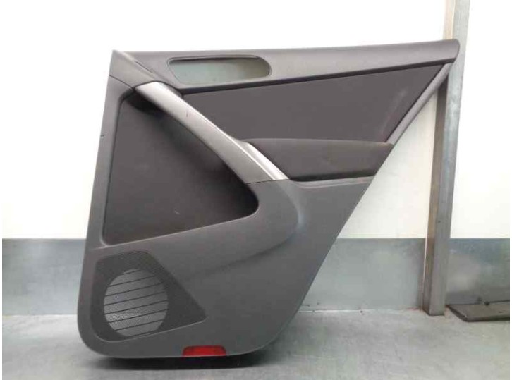 Recambio de guarnecido puerta trasera derecha para volkswagen tiguan (5n1) 2.0 tdi referencia OEM IAM 5N0867212  