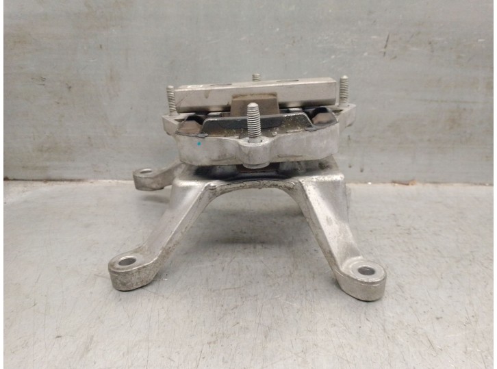 Replacement gearbox mount for Audi A6 C8 (4A2) 35 TDI Mild Hybrid OEM IAM reference 8W0399118C 8W0399156 