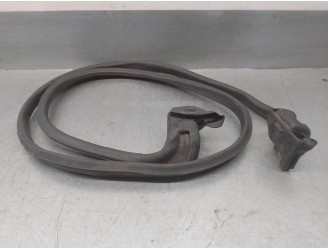 Replacement trim strip for Alfa Romeo Spider (163) 1.8 16V CAT OEM IAM reference 60598474 