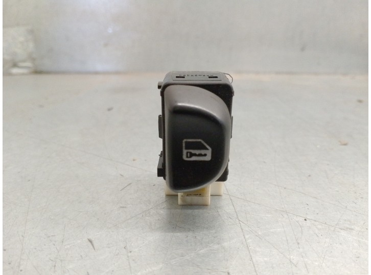 Recambio de mando para chevrolet hhr 2.4 16v referencia OEM IAM 10357163 DERECHO 