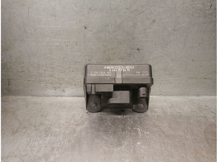 Recambio de caja precalentamiento para mercedes-benz clase c (w202) c 220 cdi (202.133) referencia OEM IAM A6461538491 A64615384