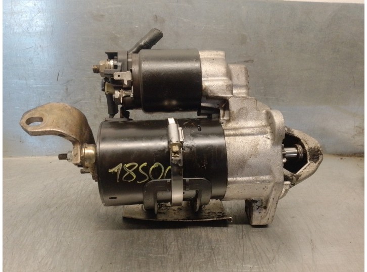 Replacement starter motor for Audi A4 Sedan (B5) 1.8 20V OEM IAM reference 058911023B 0001107068 BOSCH