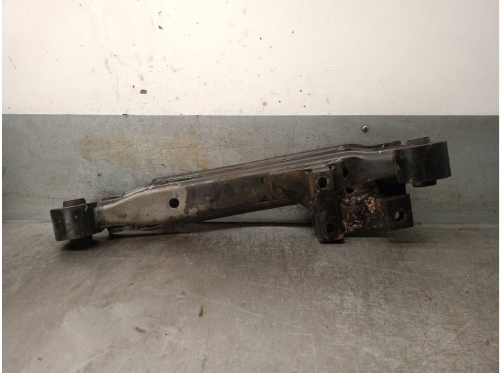 Recambio de soporte cambio para nissan terrano ii (r20) 2.7 tdi 4wd referencia OEM IAM 547200F000 547200F000 