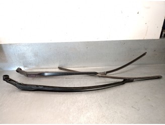 Recambio de brazo limpia delantero derecho para toyota avensis station wagon (_t27_) 2.0 d-4d (adt270_) referencia OEM IAM 85211