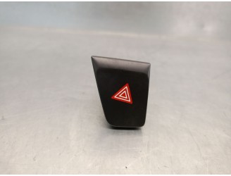 Replacement hazard warning switch for Citroën C-Elysée 1.6 HDI FAP OEM IAM reference 96765876ZD 96765876ZD 