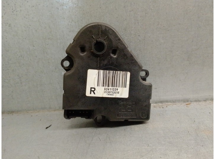 Recambio de motor apertura trampillas climatizador para chevrolet hhr 2.4 16v referencia OEM IAM 22724333 