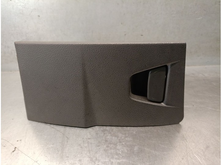 Recambio de guantera para ford focus iii turnier 1.0 ecoboost referencia OEM IAM BM51A46441AE 1751131 