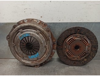 Replacement clutch kit for Peugeot 206 Berlina 1.4 OEM IAM reference 2004CF 3082001127 SACHS