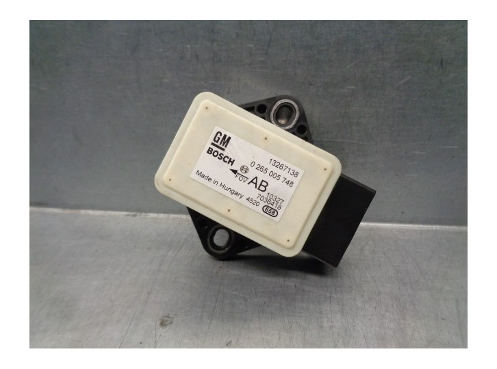 Recambio de sensor para opel meriva b 1.7 16v cdti referencia OEM IAM 13267138 0265005748 BOSCH