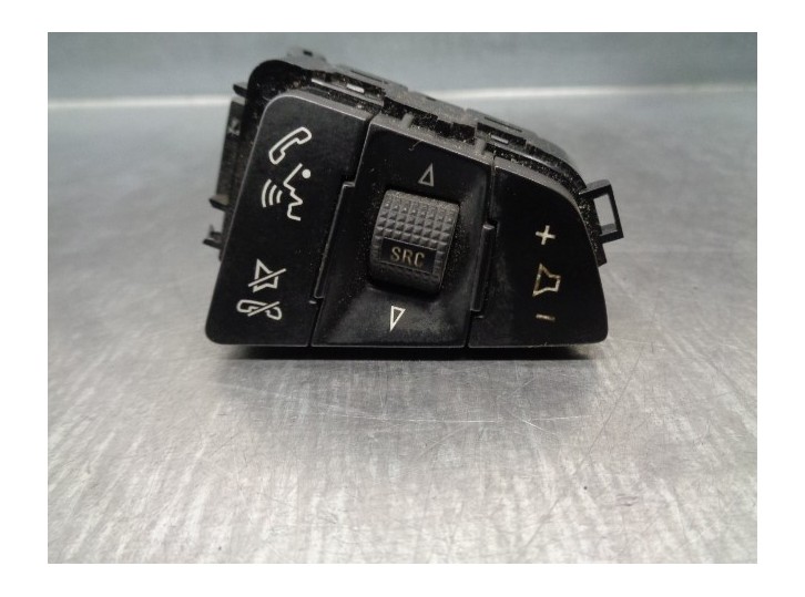 Recambio de mando volante para opel meriva b 1.7 16v cdti referencia OEM IAM 13268686 